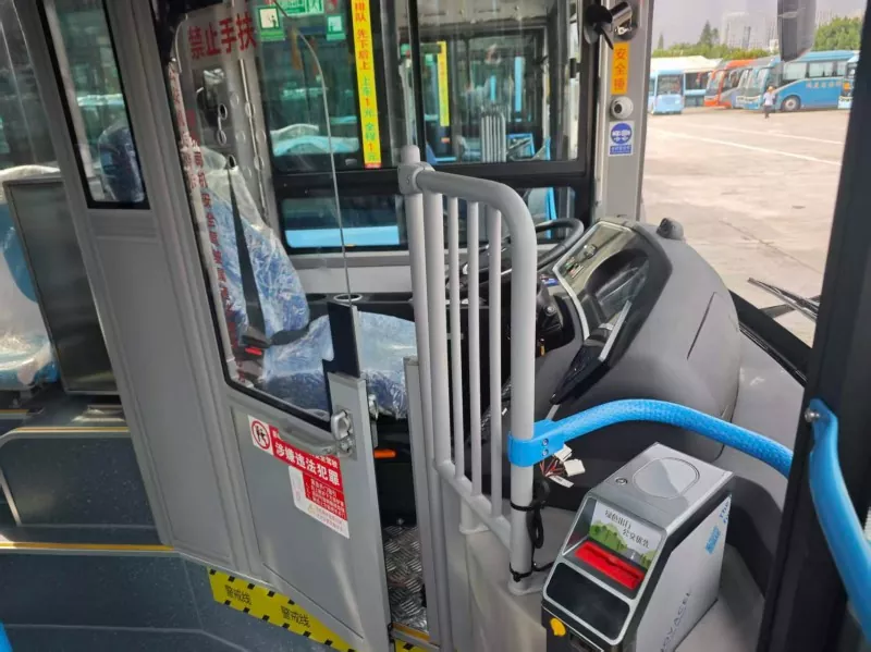 Buses Equipped with Jiedeng Intelligent Drainage System