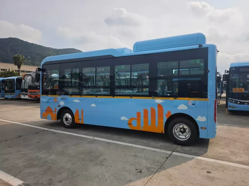 Buses Equipped with Jiedeng Intelligent Drainage System