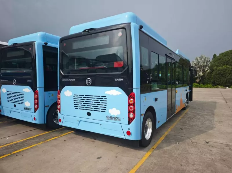 Buses Equipped with Jiedeng Intelligent Drainage System