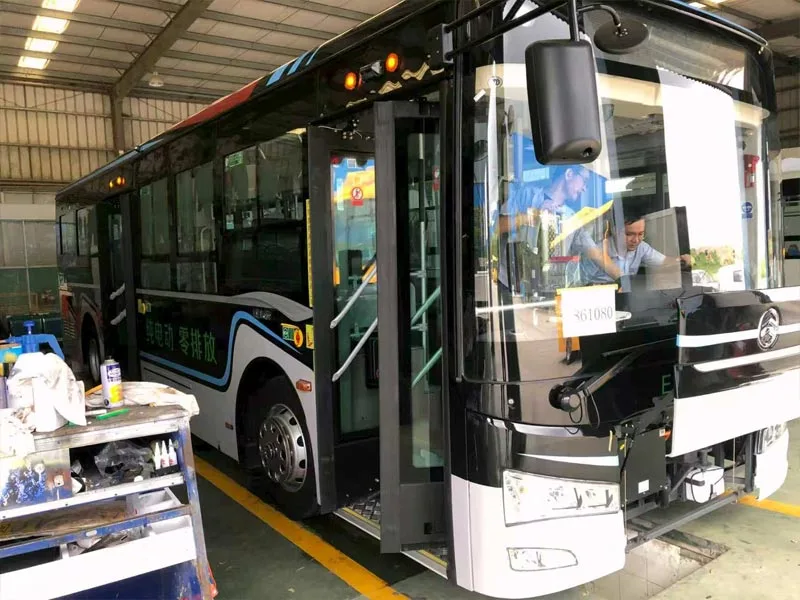 Long-Distance Bus Air Tank Drain Valve